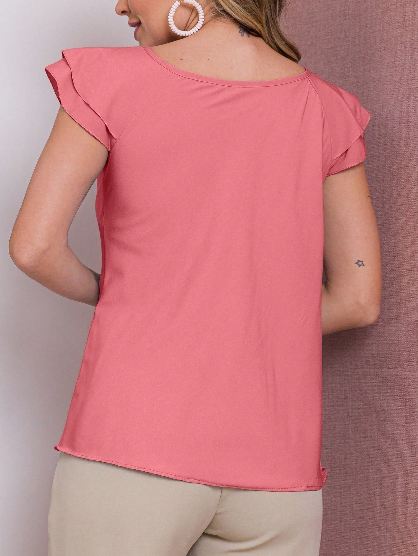 Blusa Feminina Babado Manga Curta